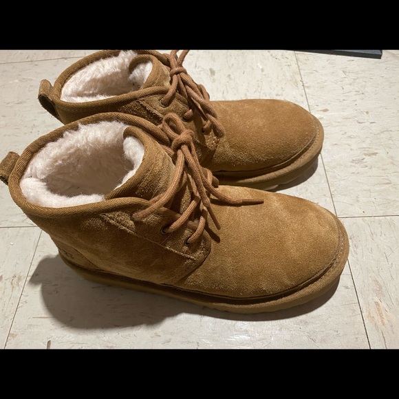 Uggs - Picture 2 of 5